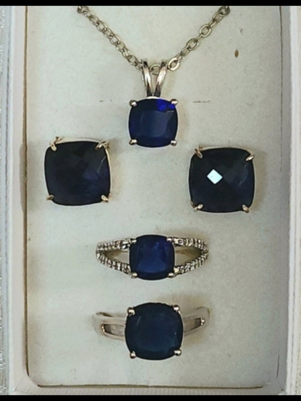Dark Blue Sapphire Jewelry Set With 2 Rings